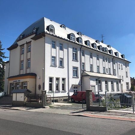 Grandhotel Novy Bor Ngoại thất bức ảnh