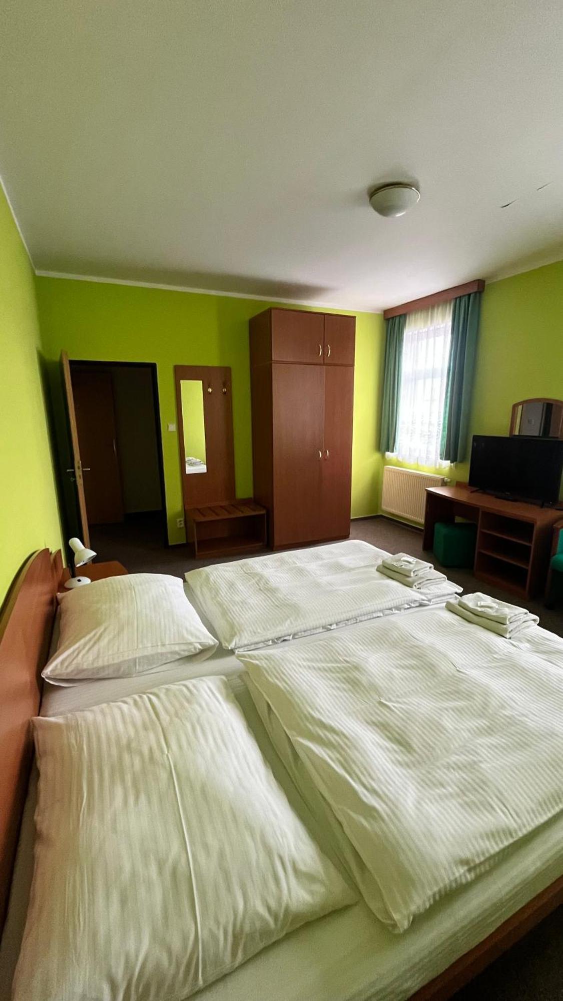 Grandhotel Novy Bor Ngoại thất bức ảnh