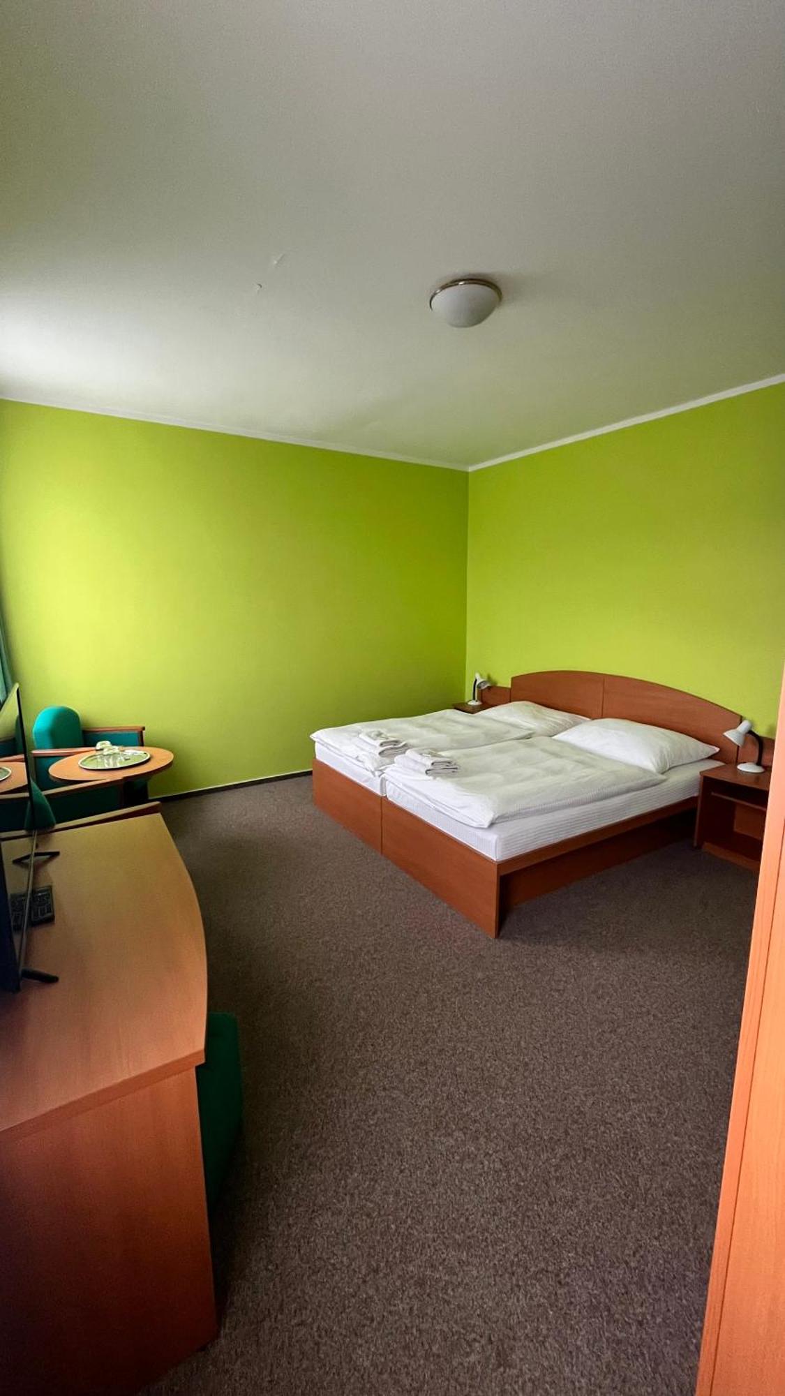 Grandhotel Novy Bor Ngoại thất bức ảnh