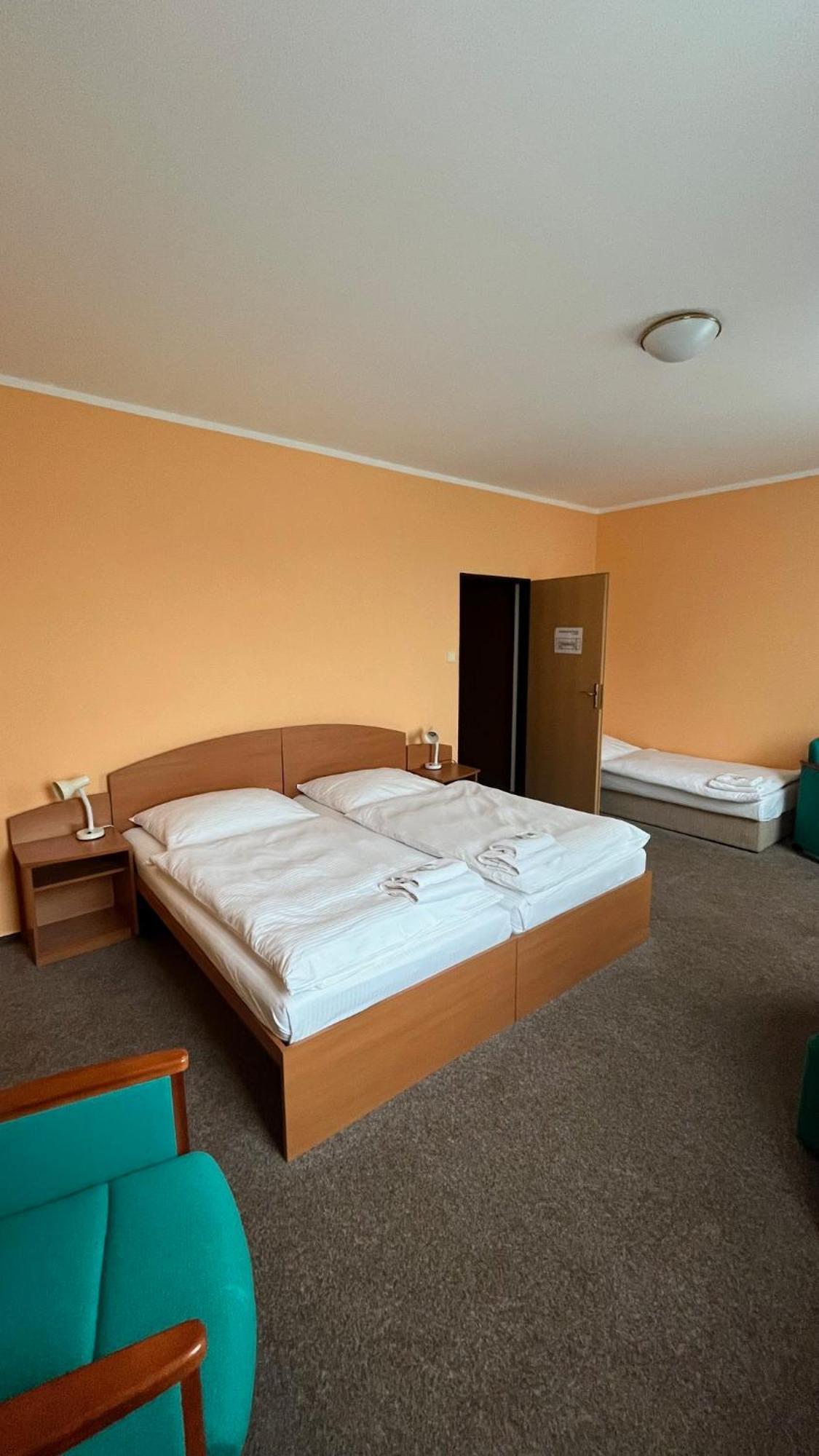 Grandhotel Novy Bor Ngoại thất bức ảnh