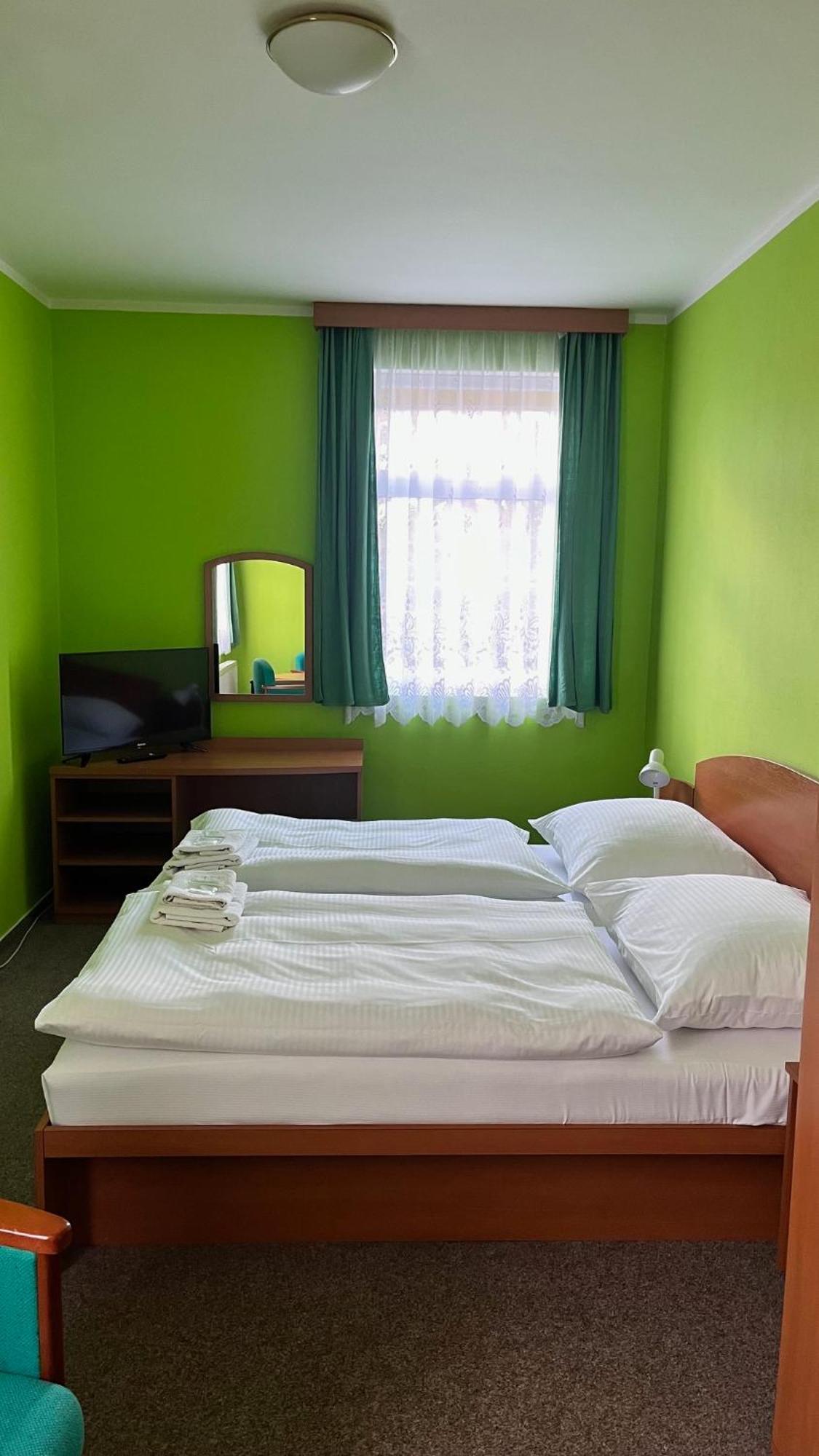 Grandhotel Novy Bor Ngoại thất bức ảnh