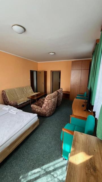 Grandhotel Novy Bor Ngoại thất bức ảnh
