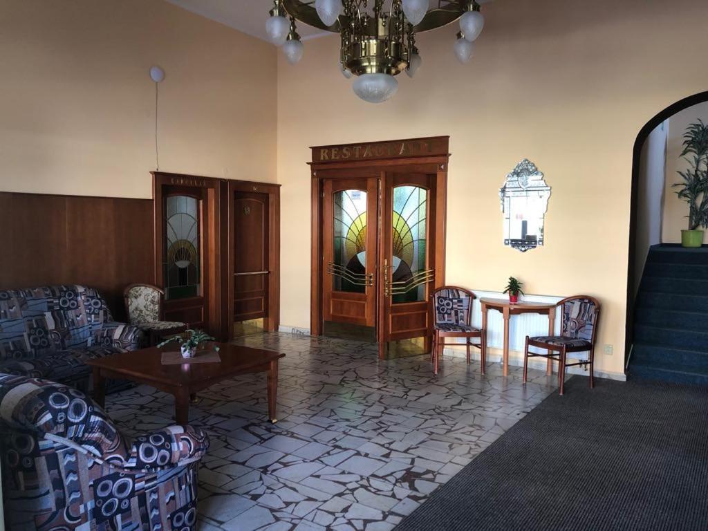 Grandhotel Novy Bor Ngoại thất bức ảnh