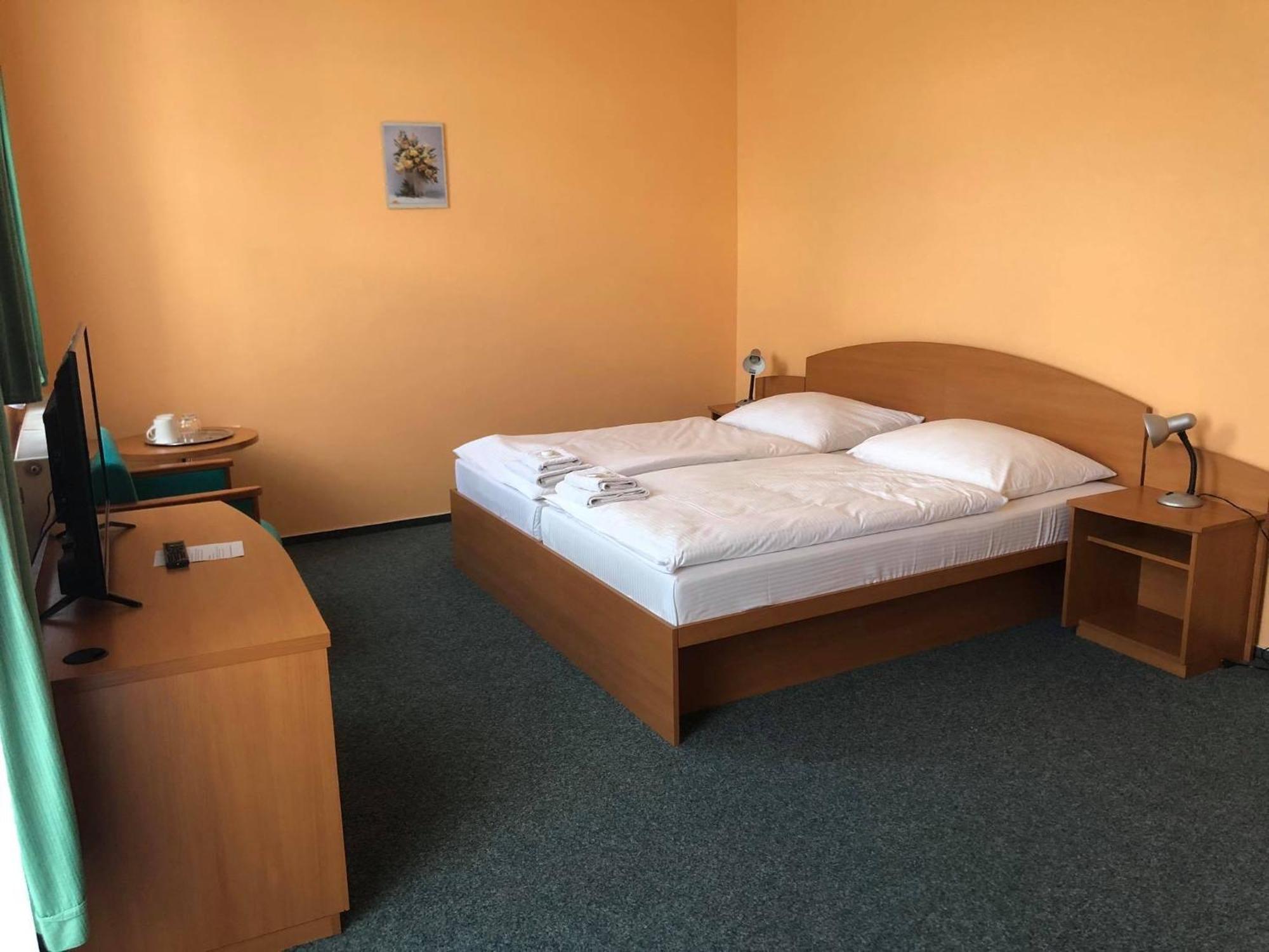 Grandhotel Novy Bor Ngoại thất bức ảnh