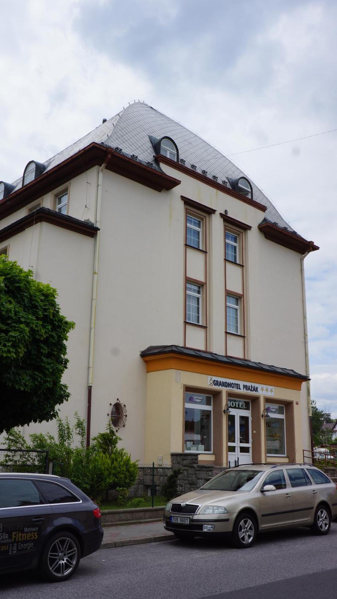 Grandhotel Novy Bor Ngoại thất bức ảnh