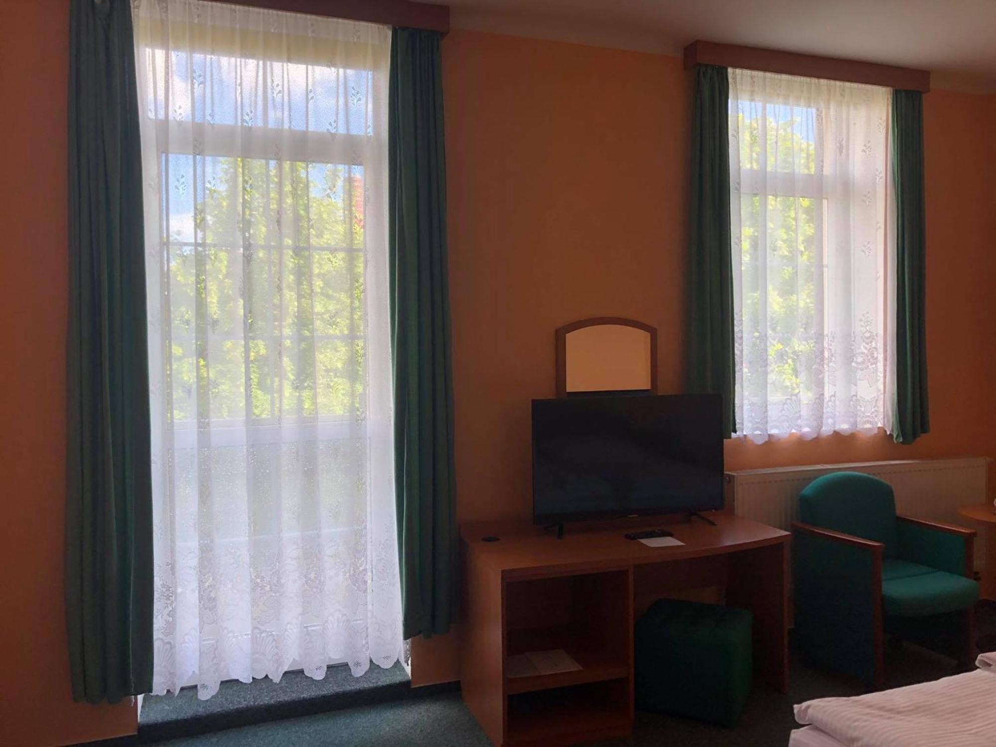Grandhotel Novy Bor Ngoại thất bức ảnh